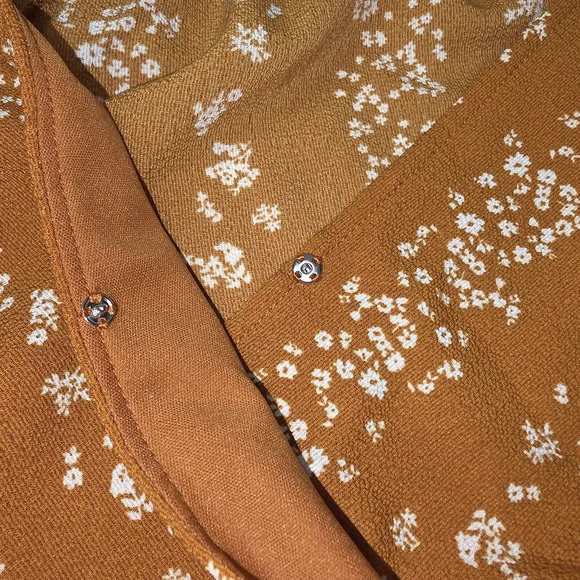 BCBG Women's Floral Wrap Crop Top Tie Front Balloon Sleeves Boho Cottagecore - Picture 3 of 7